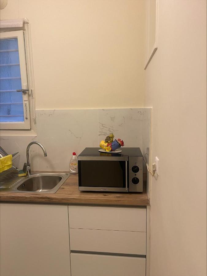 Stylish City Center Garden Apartment 雅典 外观 照片