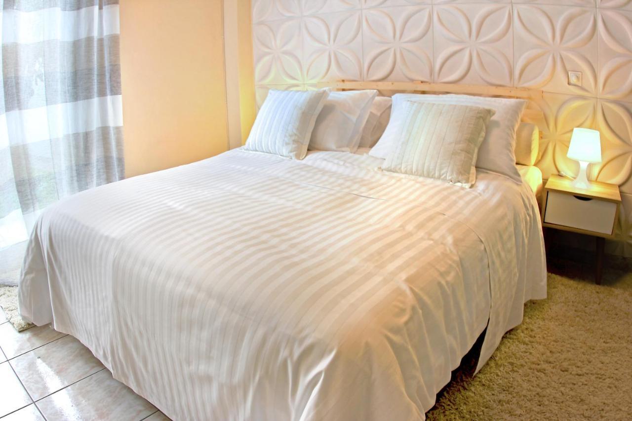 Stylish City Center Garden Apartment 雅典 外观 照片